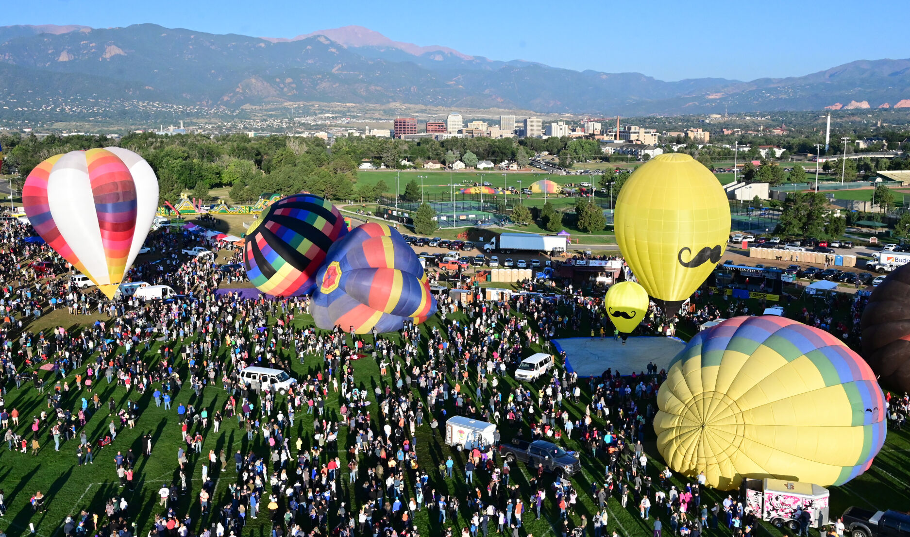090521-news-balloons 105.JPG